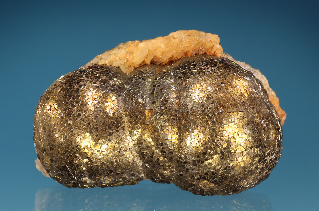 Ledvinité agregáty drobných krystalků markazitu z Loja, Niederösterreich, Rakousko