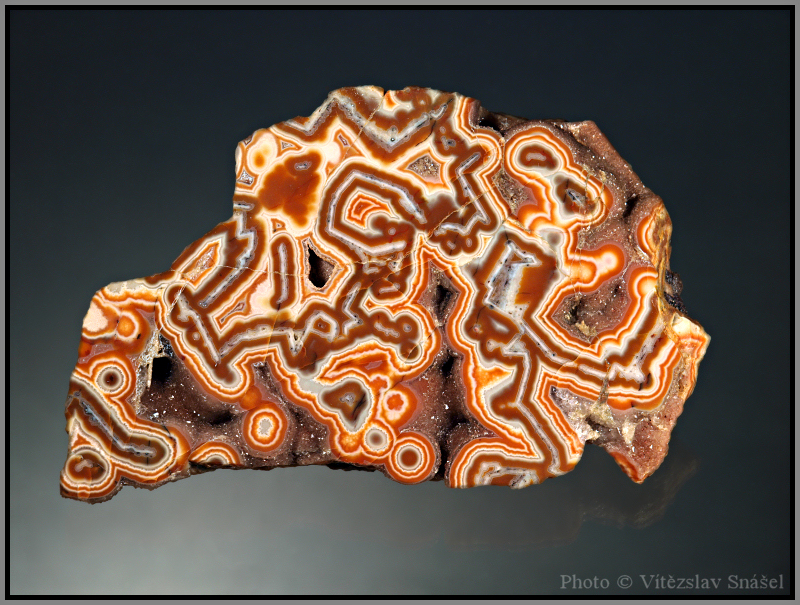 Achát, Křemen (var. Ametyst)