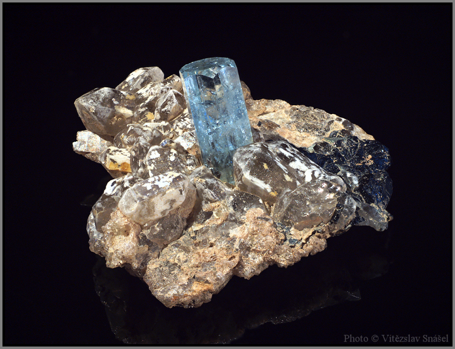 Beryl (var. Akvamarín)