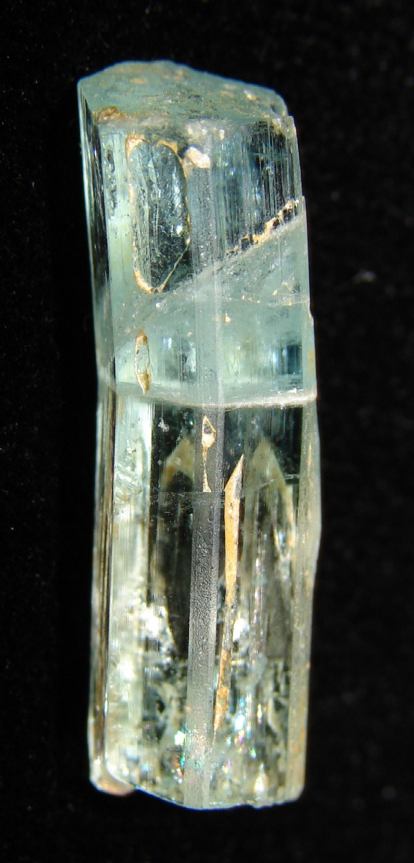 Beryl (var. Akvamarín)