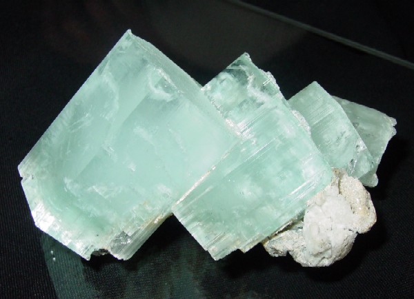 Beryl (var. Akvamarín)