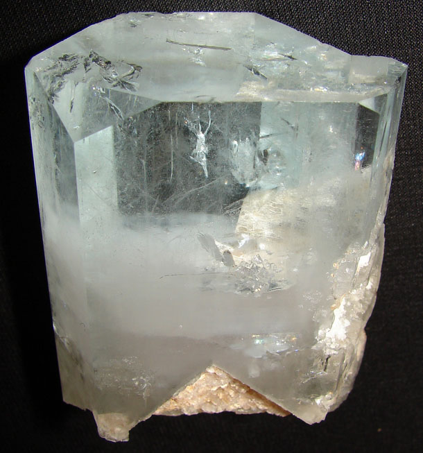 Beryl (var. Akvamarín)