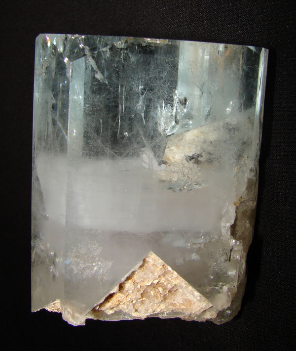 Beryl (var. Akvamarín)