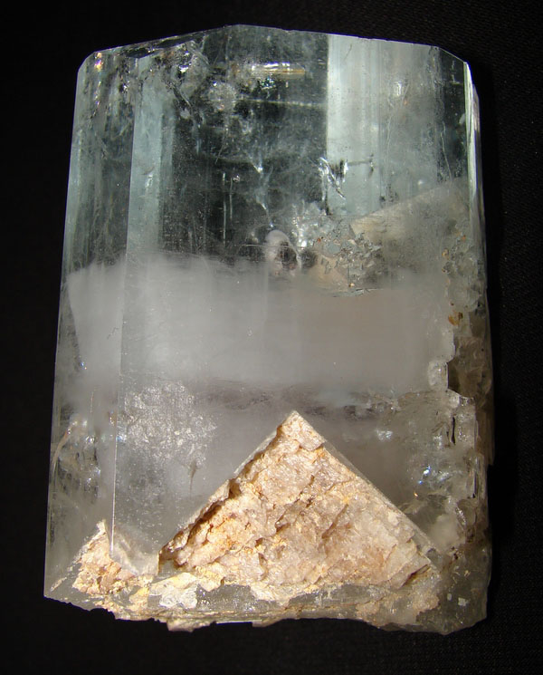 Beryl (var. Akvamarín)