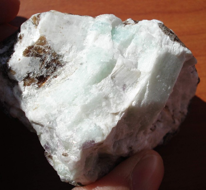 Beryl (var. Akvamarín)