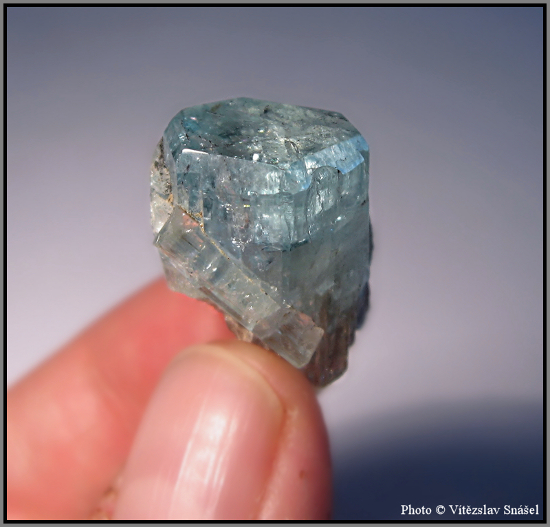 Beryl (var. Akvamarín)