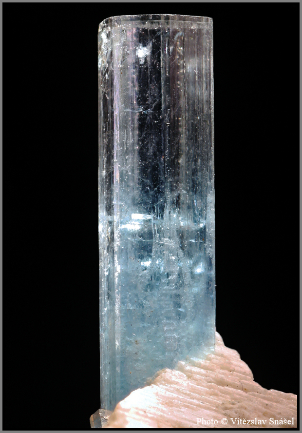 Beryl (var. Akvamarín)