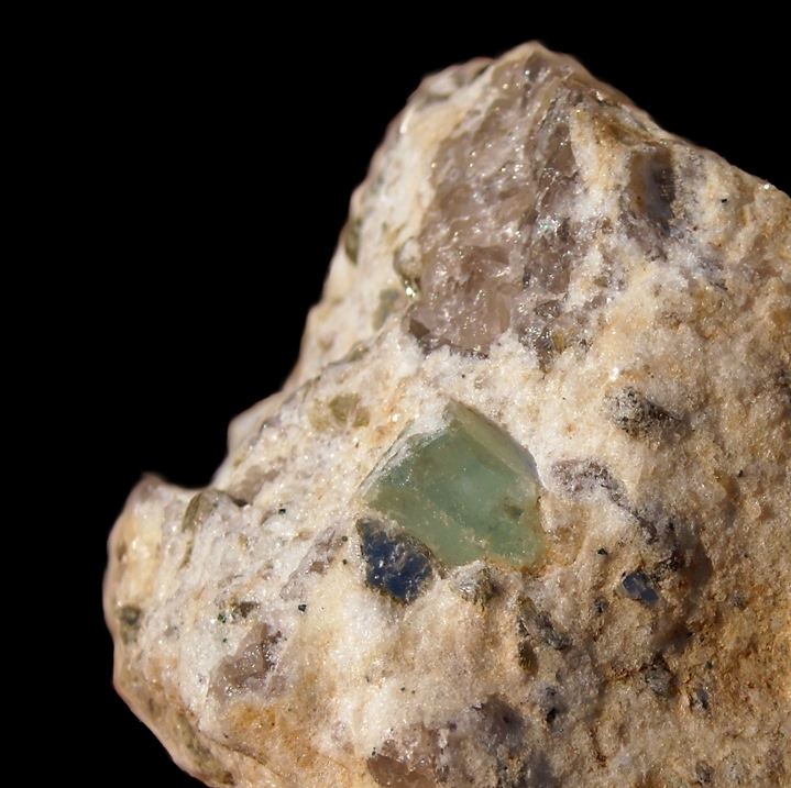 Beryl (var. Akvamarín)