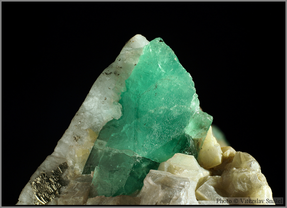 Beryl (var. Smaragd)