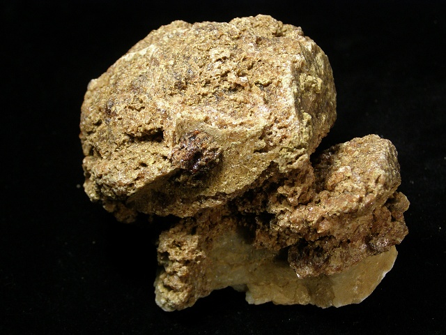 Grossulár (var. Hessonit), Kalcit