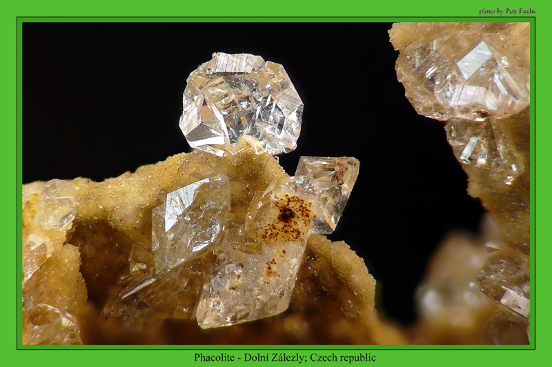 Chabazit (var. Fakolit)