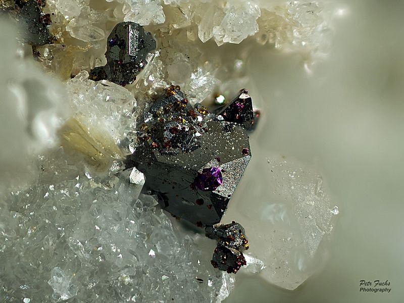 Tennantit, Chalkopyrit