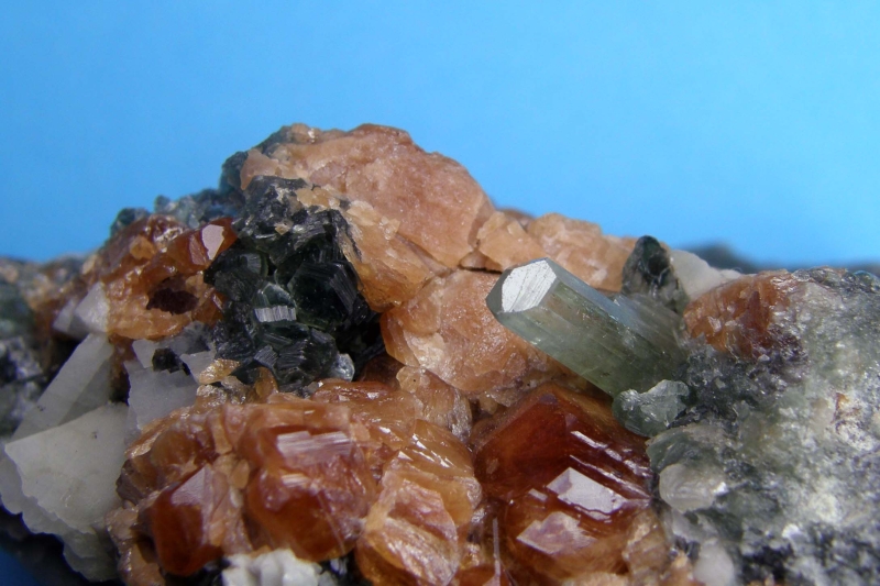 Diopsid, Grossulár, Chlorit