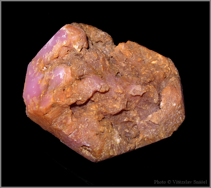 Korund (var. Rubín)