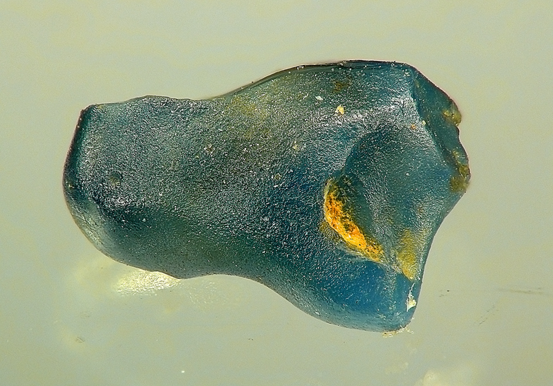 Korund (var. Safír)