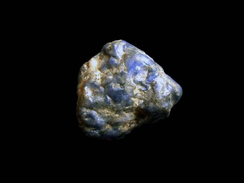 Korund (var. Safír)