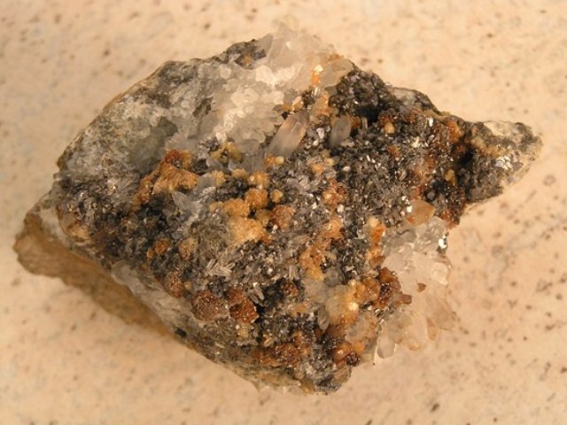 Galenit, Dolomit, Křemen