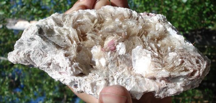 Elbait (var. Rubelit)