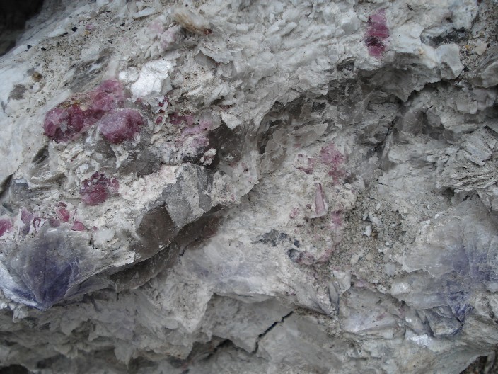 Elbait (var. Rubelit)