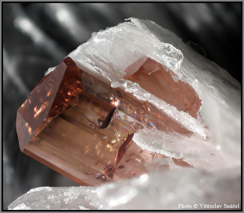 Elbait (var. Rubelit)