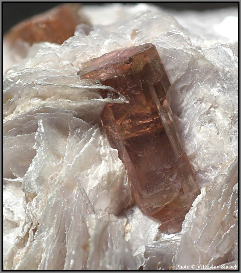 Elbait (var. Rubelit)