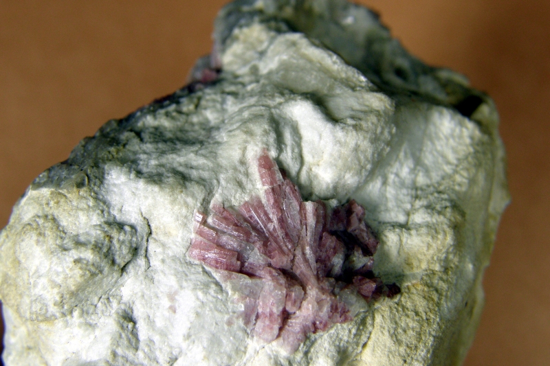 Elbait (var. Rubelit)