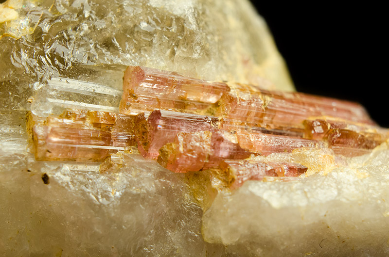 Elbait (var. Rubelit)