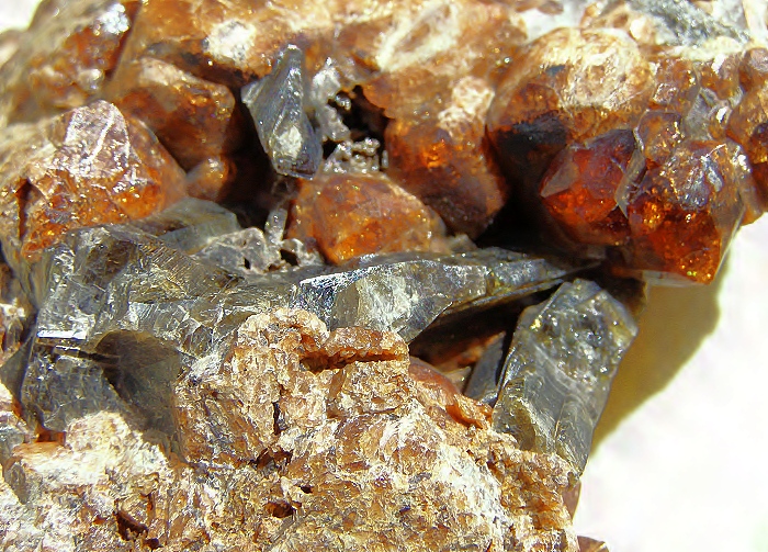 Vesuvián, Grossulár (var. Hessonit)