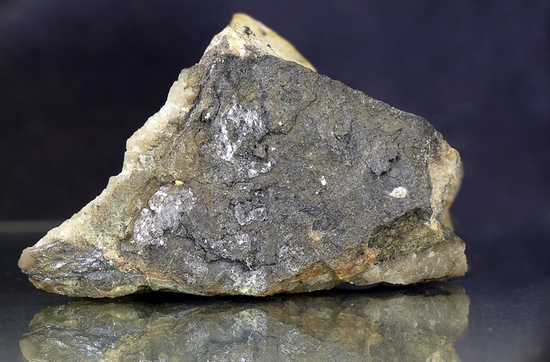 Kamiokit, Molybdenit