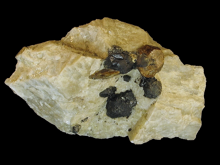 Monazit-(Ce), Rutil (var. Strüverit)