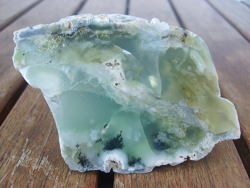 Opál (var. Ni-opál)