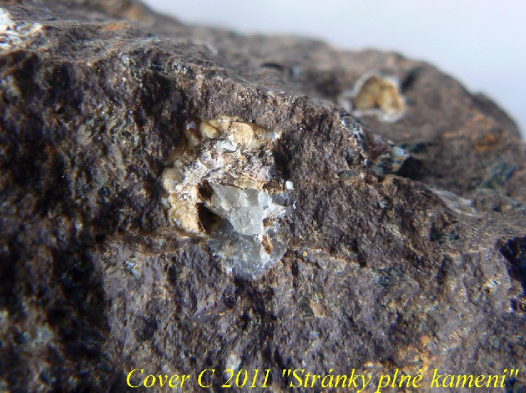 Křemen (var. Chalcedon), Opál