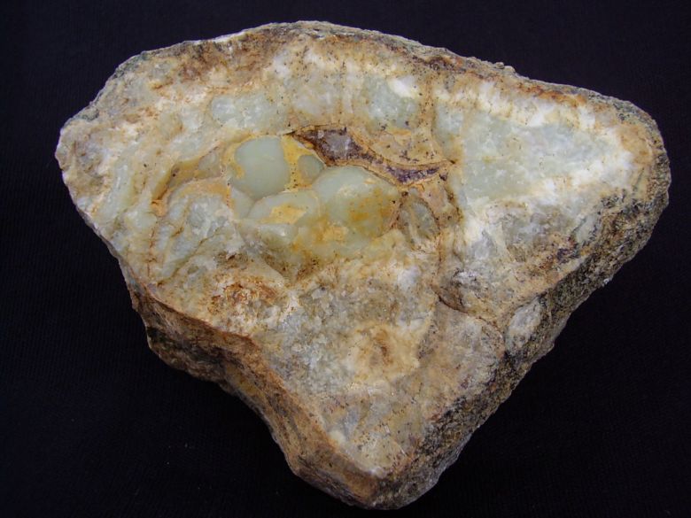 Křemen (var. Chalcedon)