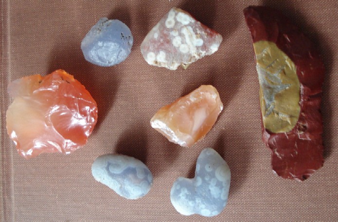 Křemen (var. Chalcedon)