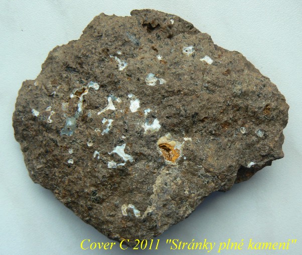 Křemen (var. Chalcedon)