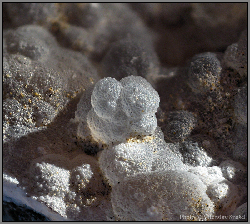 Křemen (var. Chalcedon)