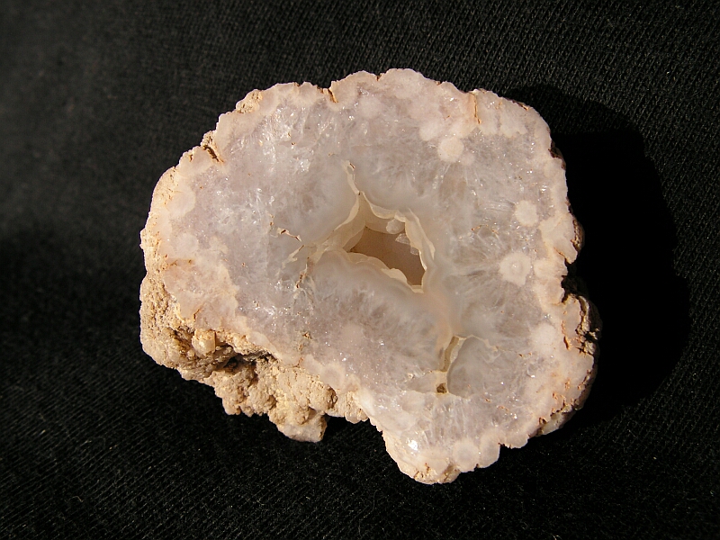 Křemen (var. Chalcedon)