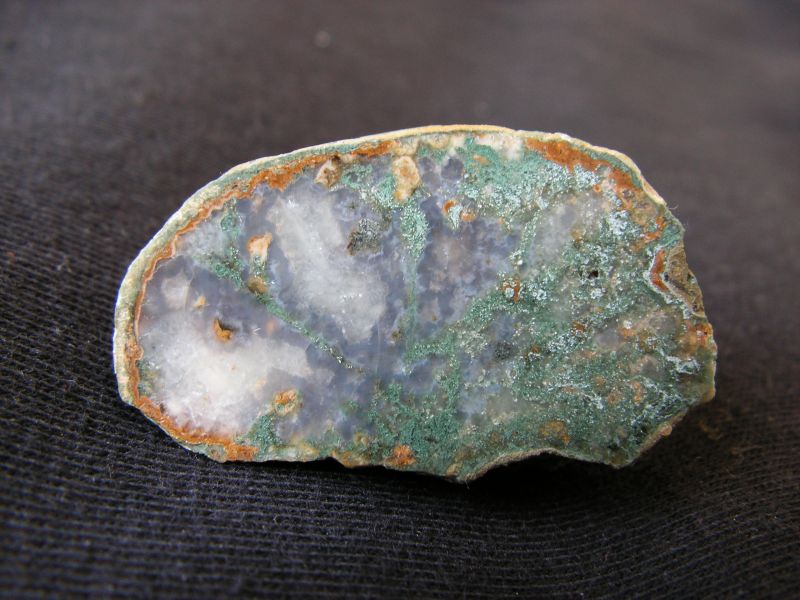 Křemen (var. Chalcedon)