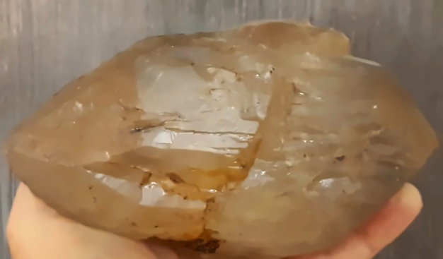 Křemen (var. Citrín)