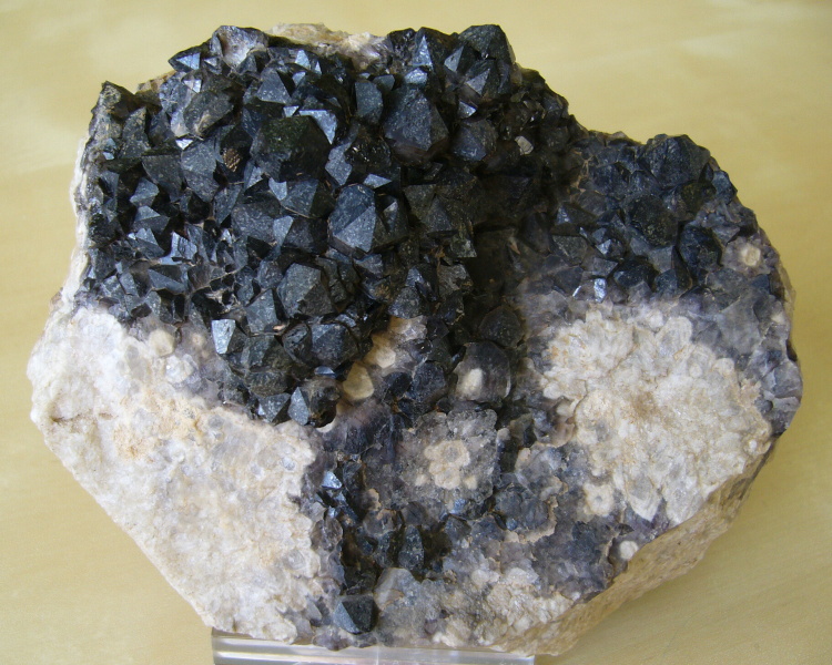 Křemen (var. Morion)