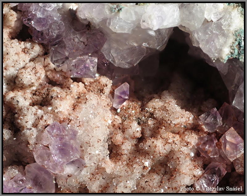 Křemen (var. Ametyst), Křemen