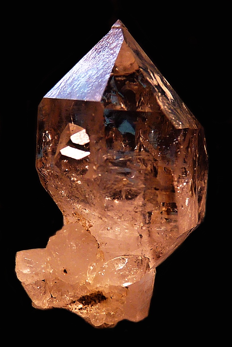 Křemen (var. Křišťál)