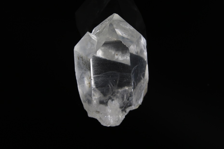 Křemen (var. Křišťál)