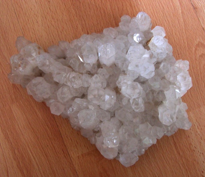 Křemen (var. Křišťál)