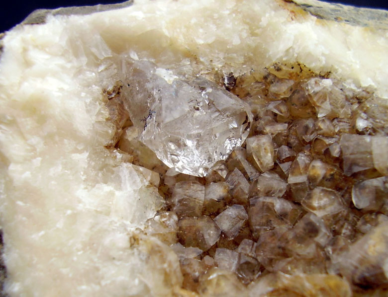 Křemen (var. Křišťál)