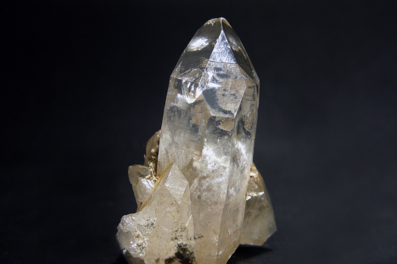 Křemen (var. Křišťál)