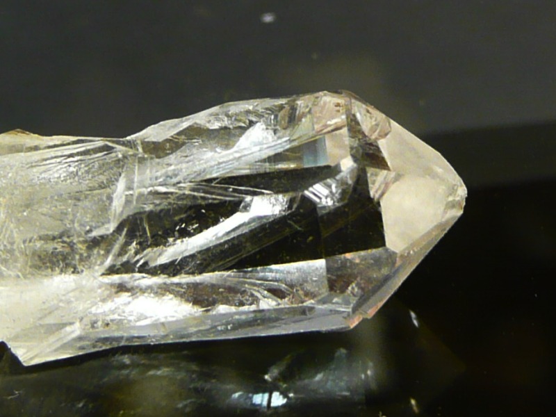 Křemen (var. Křišťál)