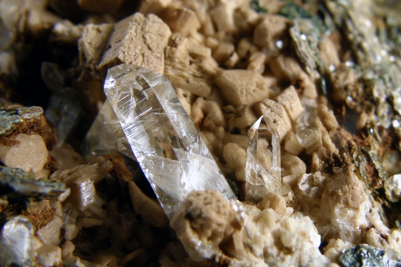 Křemen (var. Křišťál)