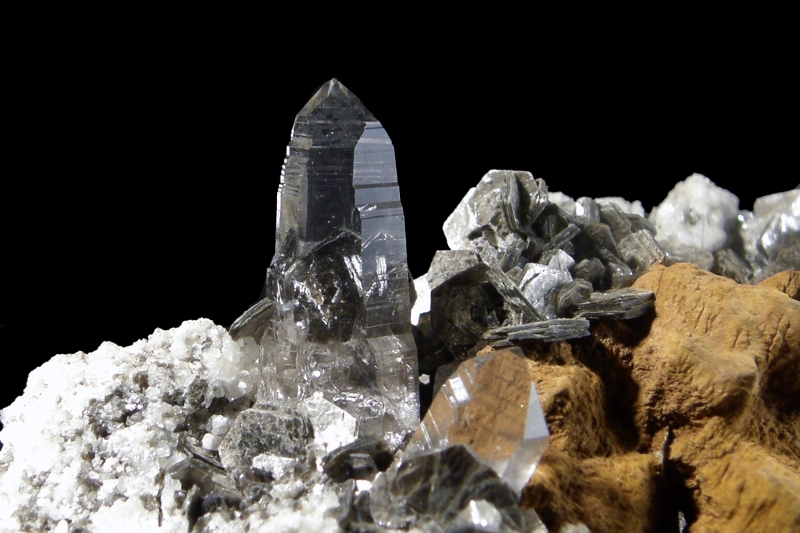 Křemen (var. Křišťál)