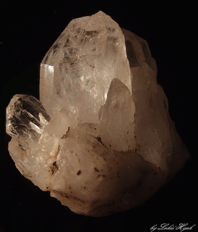 Křemen (var. Křišťál)